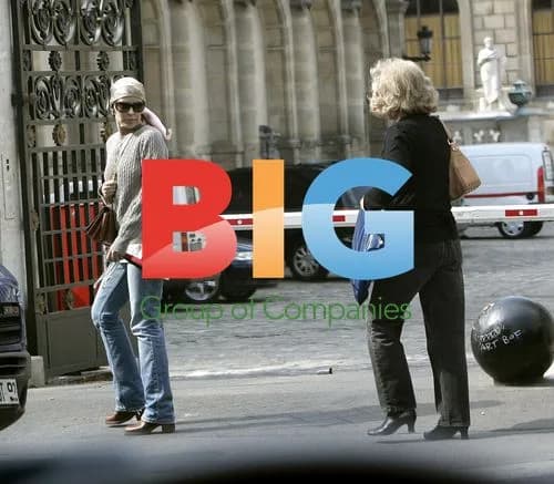 Kylie Minogue out shopping in Paris
