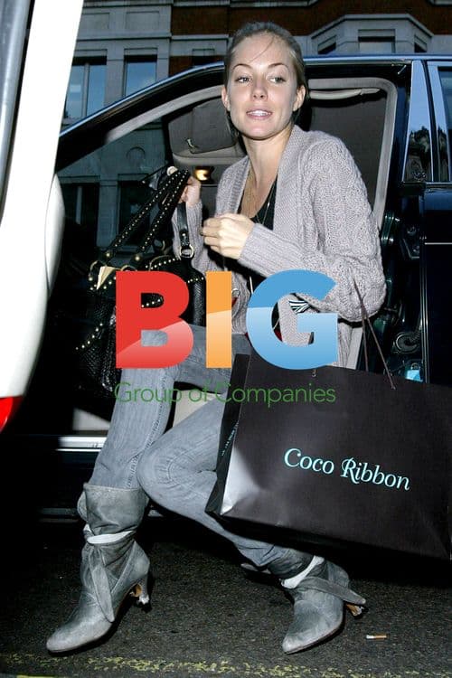 Sienna Miller Arrives at Theater