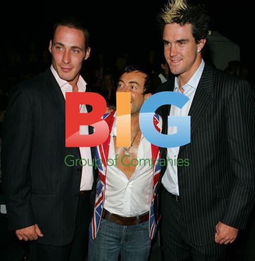 Kevin Pietersen and Simon Jones at Julien McDonald Show