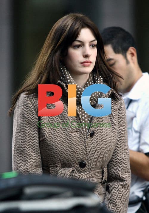 Meryl Streep and Ann Hathaway on the set of "The Devil Wears Prada"