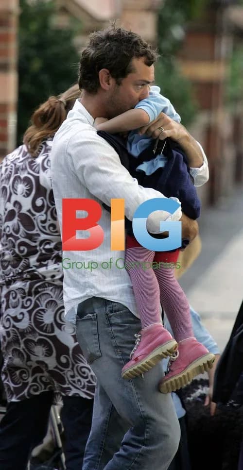Jude Law picking up daughter Iris