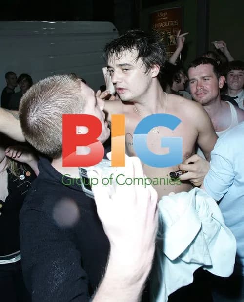 Pete Doherty Leaves Gig in Aberdeen