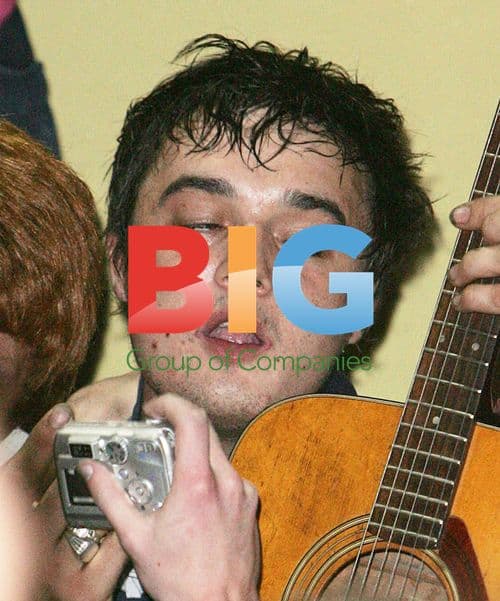 Pete Doherty Leaves Gig in Aberdeen