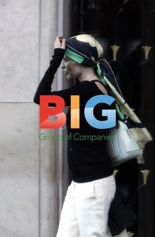 Kylie Minogue leaving Paris hotel