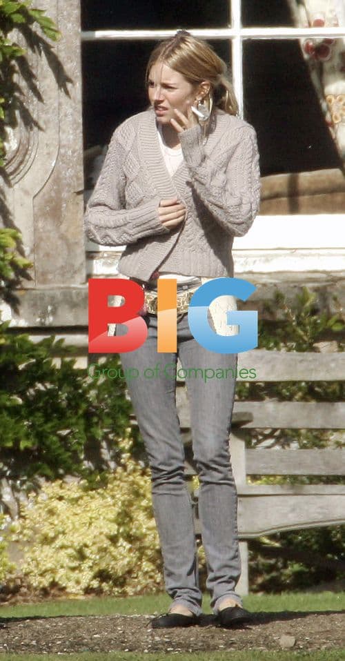 Sienna Miller Oversees Sister's Wedding Prep