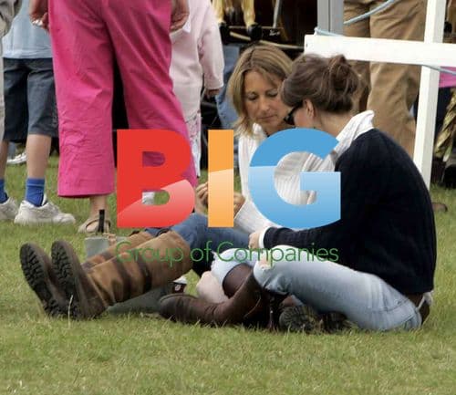 Kate Middleton Enjoys Day Out with Mom