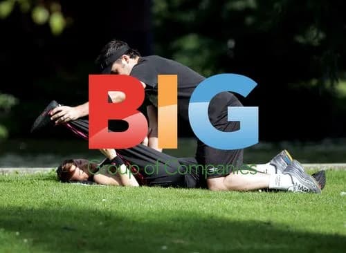 Lisa Scott-Lee Exercises with Husband Johnny in Park
