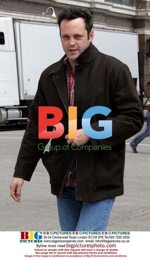 Vince Vaughn Smiles on Chicago Set