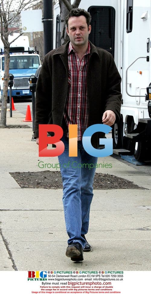 Vince Vaughn Smiles on 'The Break-Up' Set