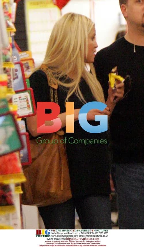 Jessica Simpson Shopping on Valentine's Day