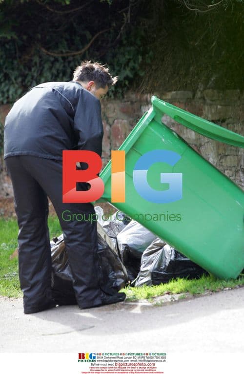 Charlotte Church and Gavin Henson Grocery Shopping