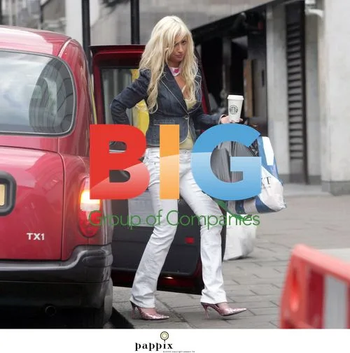 Chantelle Houghton Arriving in London