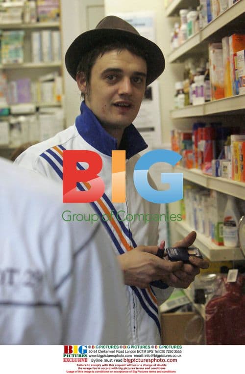 Pete Doherty runs errands in London