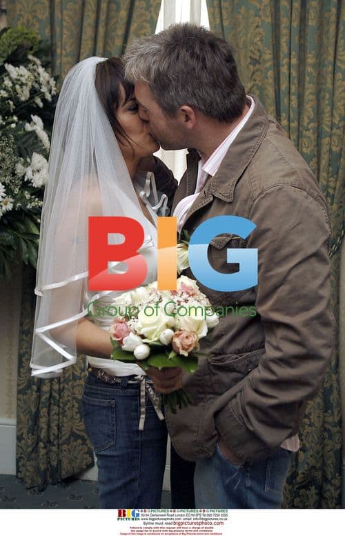 Journalist Donal McIntyre weds Amira