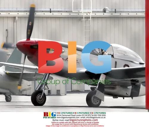 Tom Cruise Flies 'Kiss Me Kate' Plane