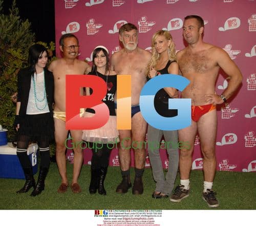 Ashlee Simpson and The Veronicas at 2006 MTV VMAs