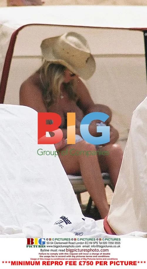Rod Stewart and Penny Lancaster on Hawaii Vacation