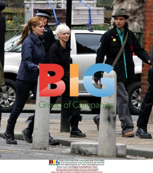 Hannah Spearitt on 'Primaeval' set