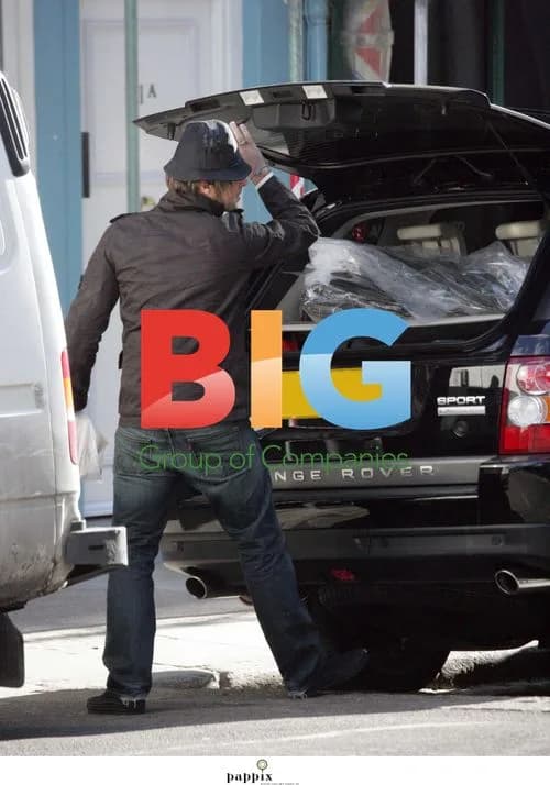 Liam Gallagher doing chores