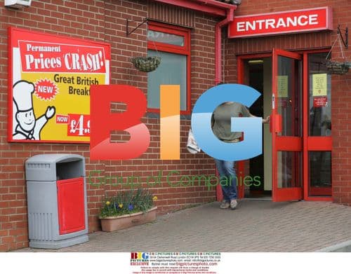 Jade Goody Arriving at Friend's House