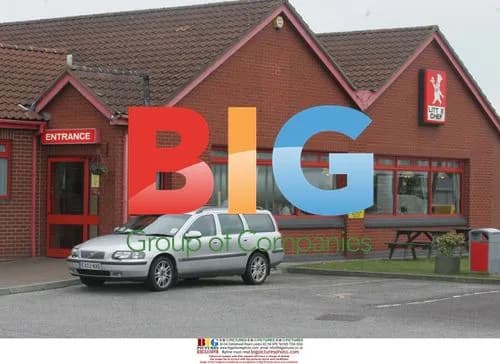 Jade Goody Arrives at Friend's House