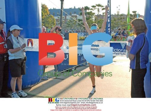 Leanda Cave Wins Geelong Triathlon