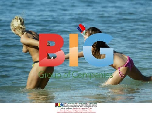 Models Play in the Sun in France