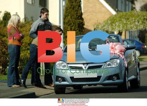 Chantelle Houghton receives new Vauxhall Tigra