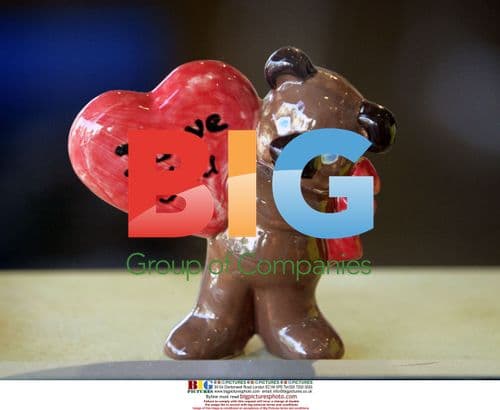 Nicole Richie and DJ AM Visit Color Me Mine