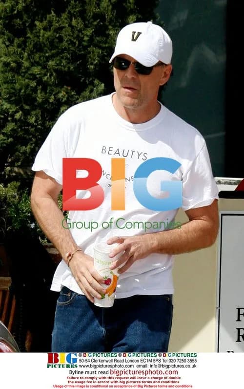 Bruce Willis Leaves Barneys with Daughter Rumer