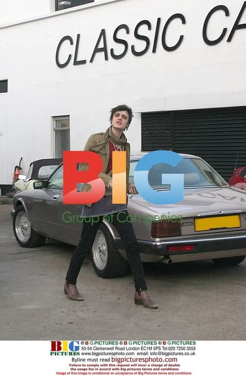 Pete Doherty and Mystery Woman Check Out Classic Cars