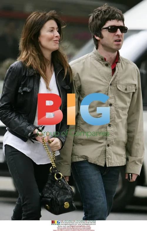 Oasis's Noel Gallagher and girlfriend shopping