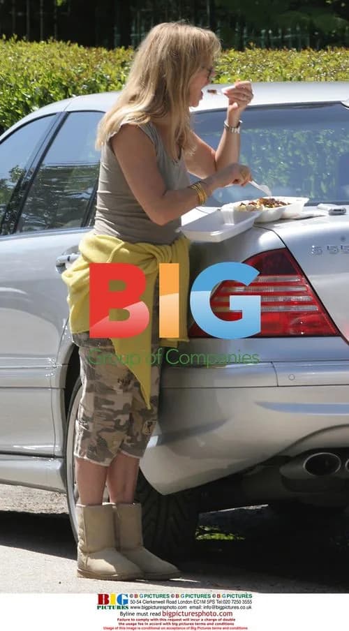 Goldie Hawn Eating Fast Food