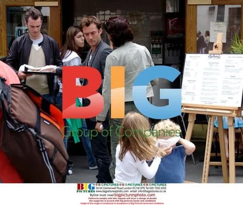 Jude Law gets food with kids in Santa Monica