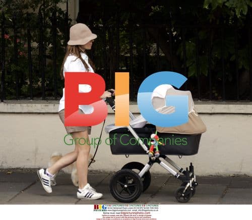 Geri Halliwell and Daughter Out for Stroll