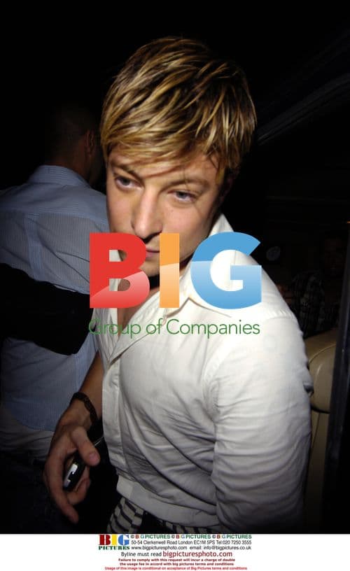 Mischa Barton and Friends Enjoy Night Out in London