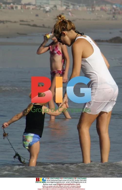 Kate Hudson and Son Enjoy Malibu Beach