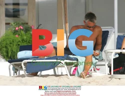 Gary Lineker spends day at Caribbean beach