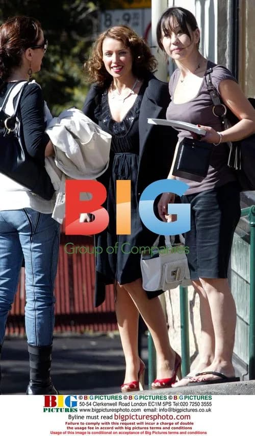 Dannii Minogue leaves Sydney Cafe