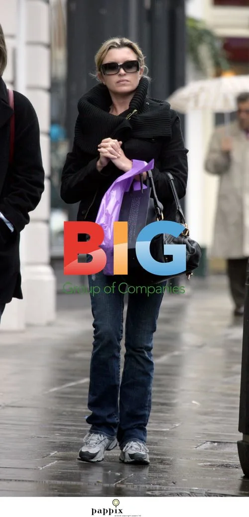 Tina Hobley shopping in London