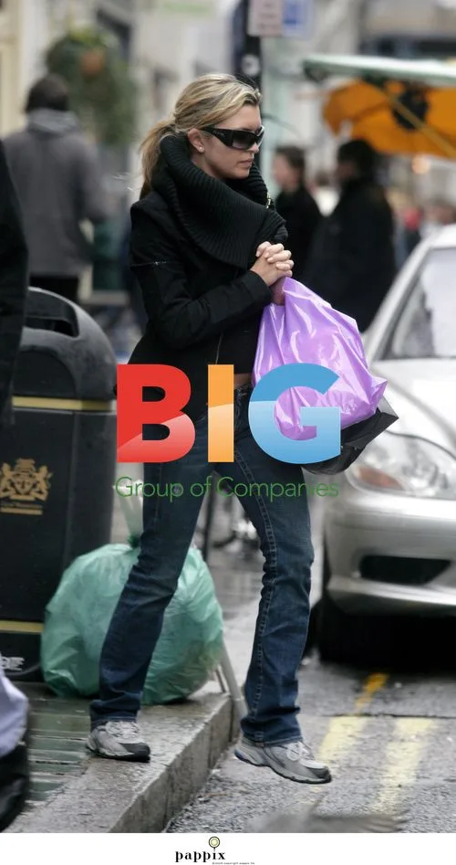 Tina Hobley shopping in London