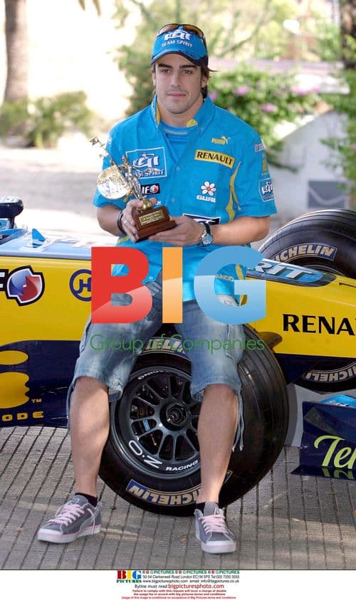 Fernando Alonso's Formula 1 Demo in Sevilla