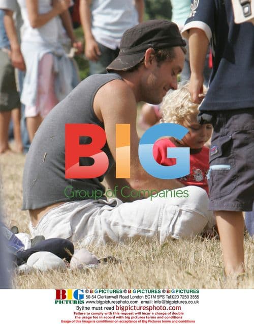 Jude Law on Holiday with Son and Friends