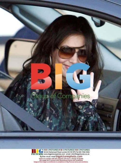 Katie Holmes Shopping in Beverly Hills