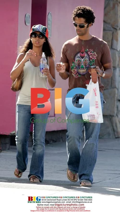 Eric Benet and daughter India shopping