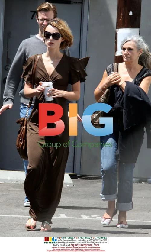 Keira Knightley Leaves Studio for Lunch and Shopping