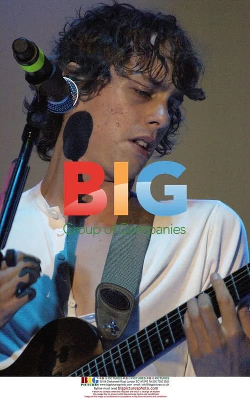 Razorlight perform at V Festival 2006