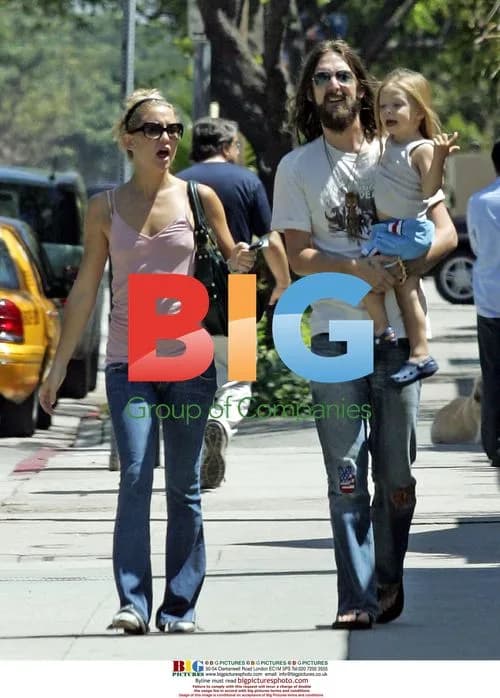 Chris Roberson and Kate Hudson with son Rider