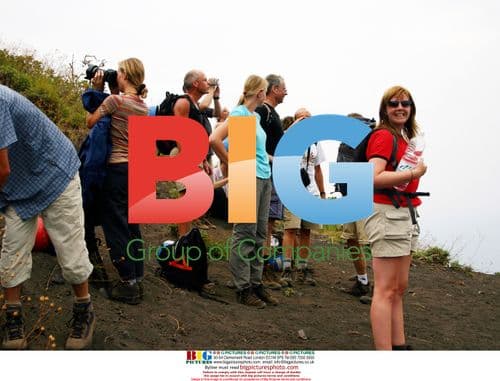 When Lynn (33) met man of her dreams Wayne (39)