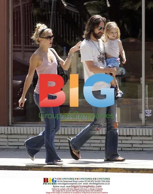 Chris Roberson and Kate Hudson with son Ryder